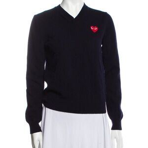 Come de Garçon PLAY navy blue wool v neck sweater